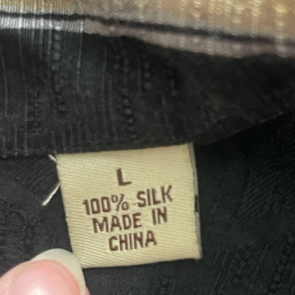 Tommy Bahama | 100% Silk Embossed Button-down Shirt - Picture 5 of 6